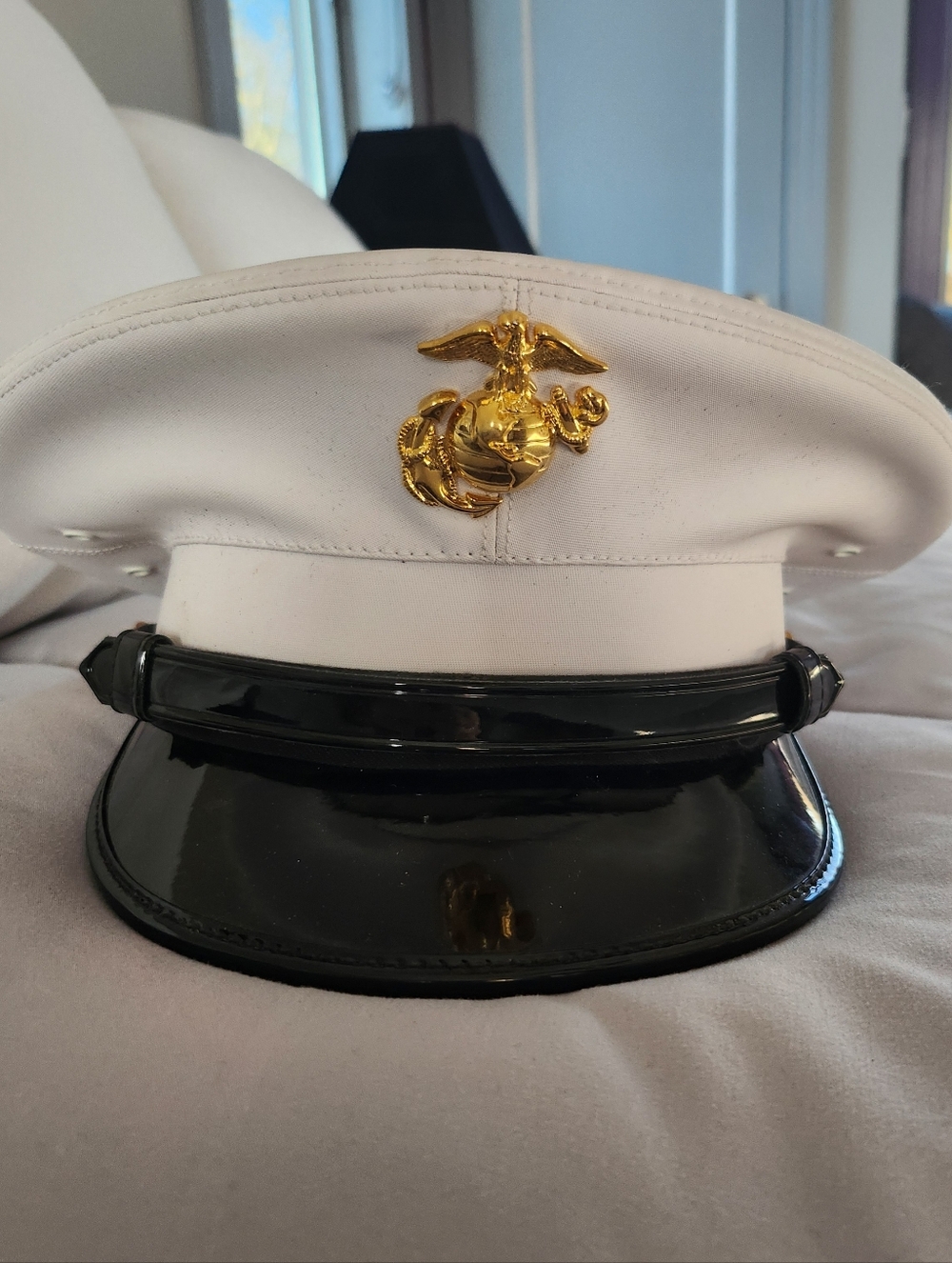 U.S. Marine Corps Dress White Cap with Eagle Globe and Anchor. Size 6 5/8
